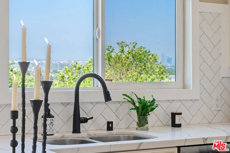 4113 Don Diablo Drive, Los Angeles, CA 90008