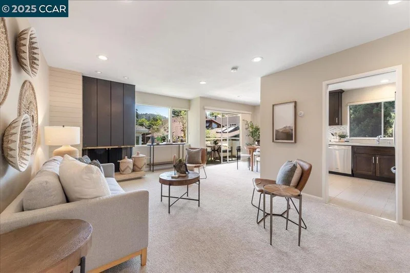 2601 College Ave 301, Berkeley, CA 94704