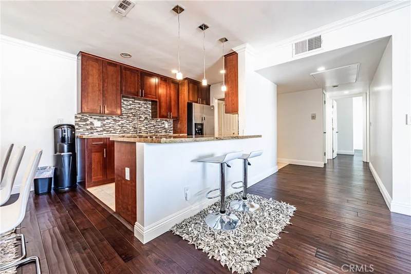 5454 Zelzah Avenue 314, Encino, CA 91316