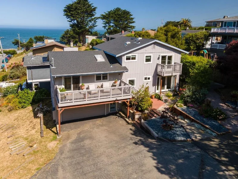 397 14th Street, Montara, CA 94037