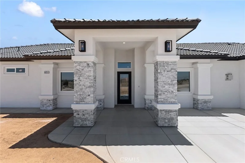 10125 Bella Vista Street, Apple Valley, CA 92308