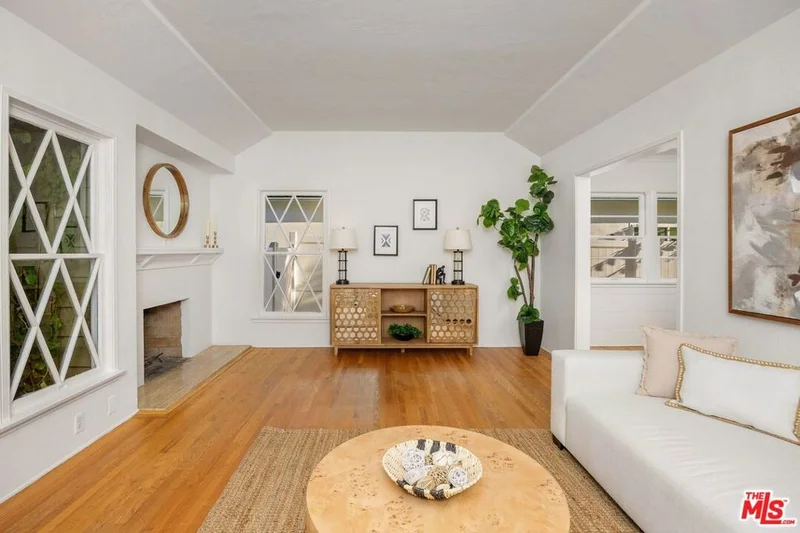 4311 Greenbush Avenue, Sherman Oaks, CA 91423