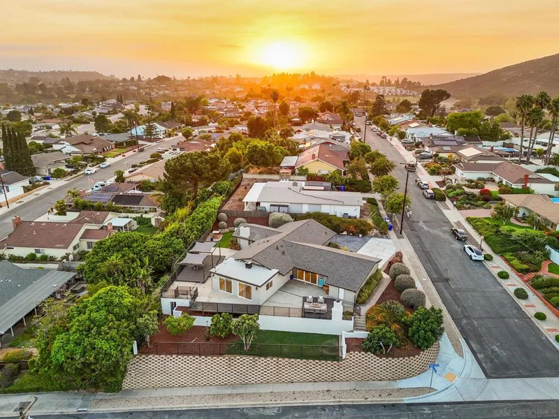 7871 Compass Lake Dr., San Diego, CA 92119