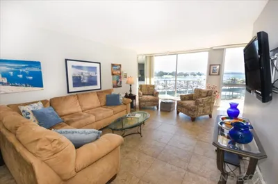 1720 Avenida Del Mundo 607 photo 2