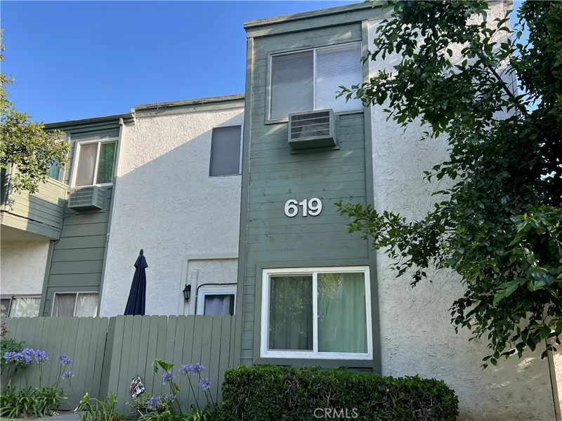 619 N Bristol Street 13, Santa Ana, CA 92703