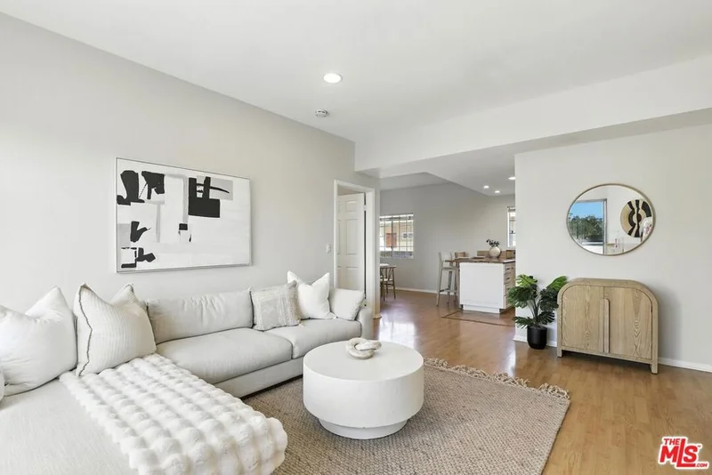 11531 Riverside Drive 308, North Hollywood, CA 91602