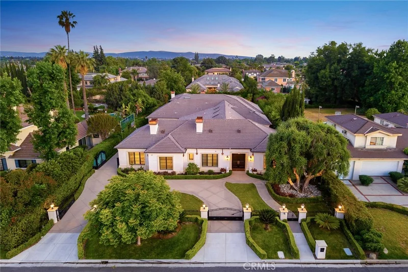 300 W Las Flores Avenue, Arcadia, CA 91007