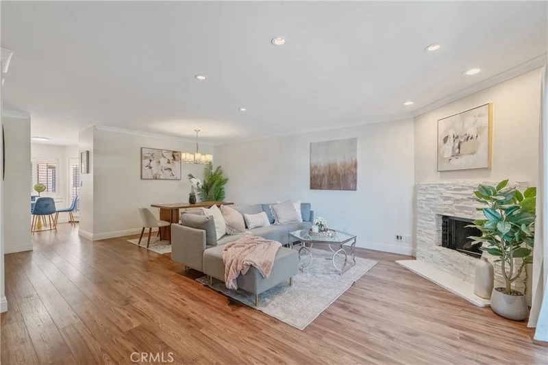12330 Magnolia Boulevard 101, Valley Village, CA 91607