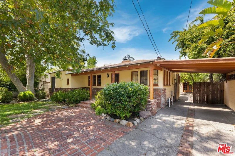12311 Hartsook Street, Valley Village, CA 91607