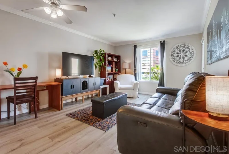 8889 Caminito Plaza Centro 7306, San Diego, CA 92122