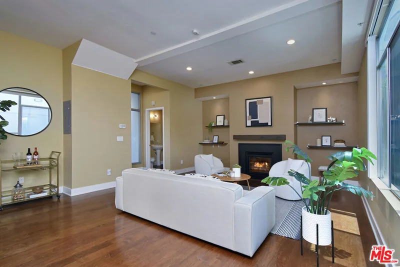 11815 Laurelwood Drive 1, Studio City, CA 91604