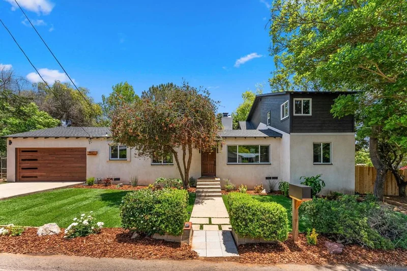 4621 Panchoy Dr, La Mesa, CA 91941