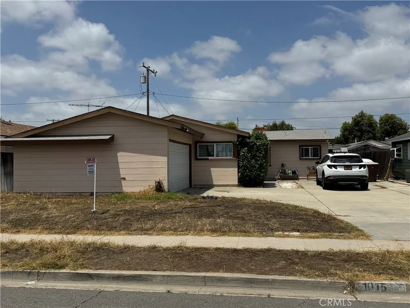 1015 N Roanne Place, Anaheim, CA 92801