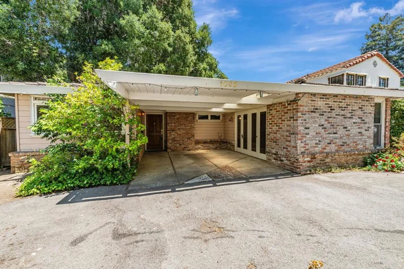 1036 Almanor Avenue, Menlo Park, CA 94025