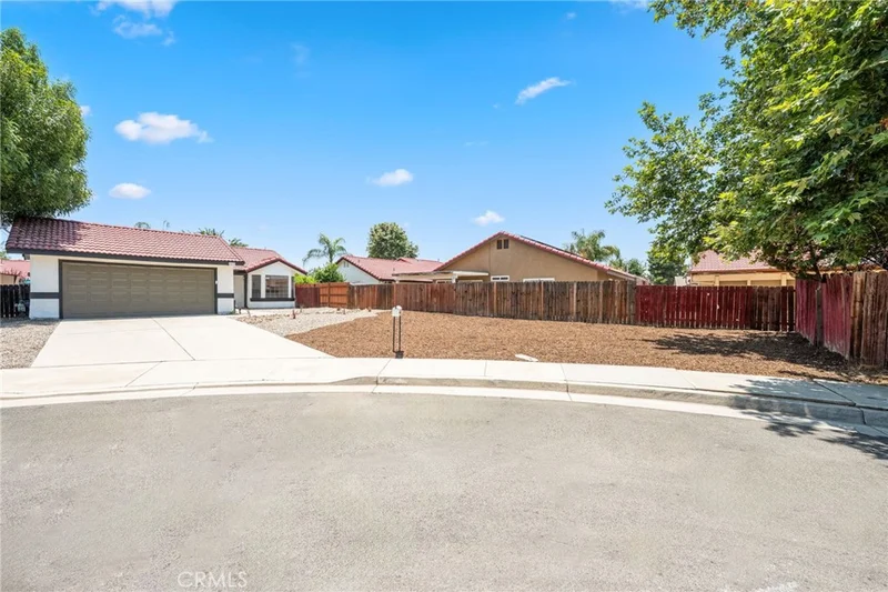 416 Melbourne Court, Hemet, CA 92545