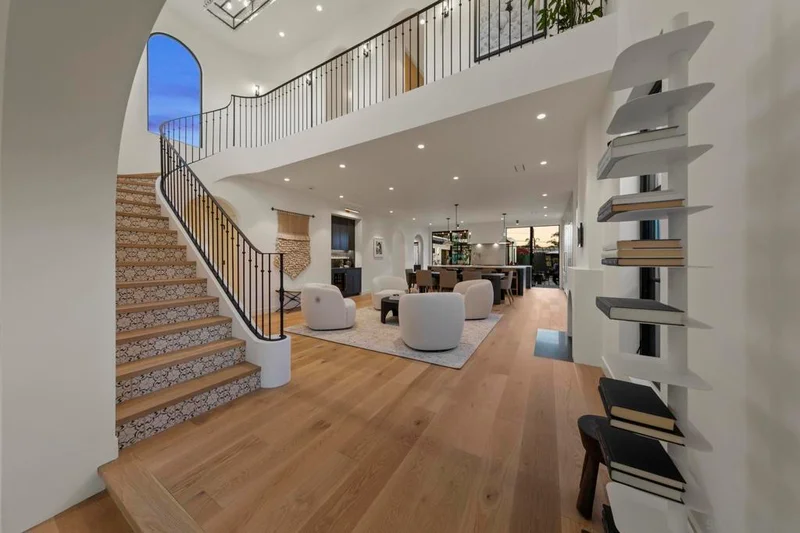 4223 Middlesex Dr, San Diego, CA 92116