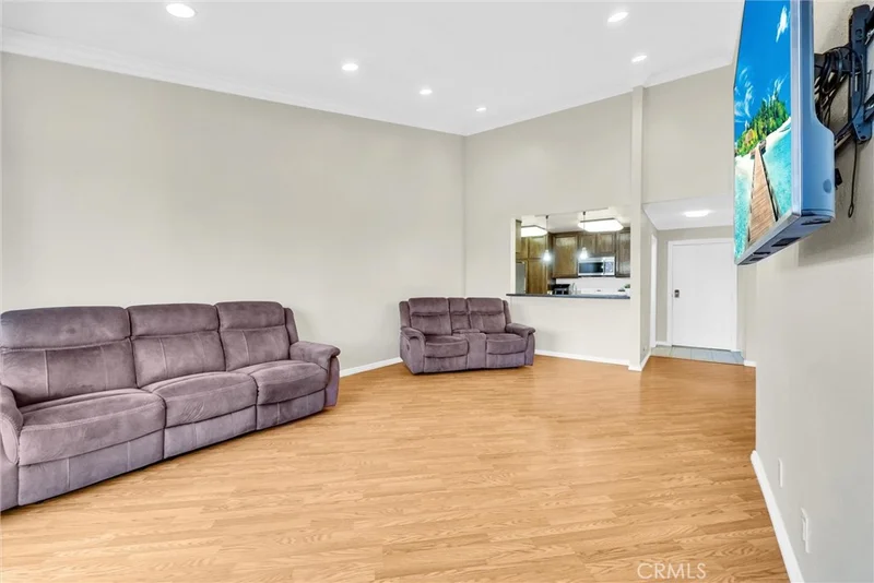 4170 Elm Avenue 304, Long Beach, CA 90807