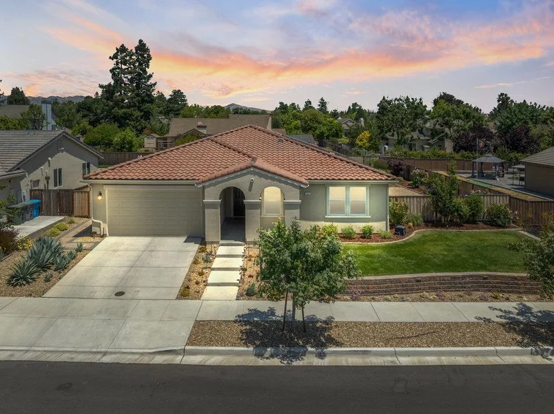 2721 Grayson Street, Hollister, CA 95023