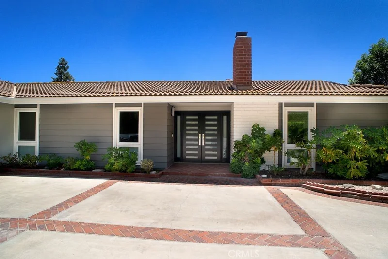 8464 Moorcroft Avenue, West Hills, CA 91304