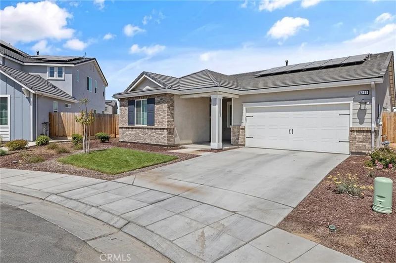1255 Peters Road S, Madera, CA 93636