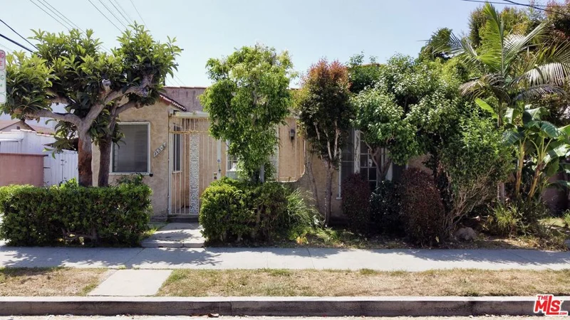 11518 La Grange Avenue, Los Angeles, CA 90025