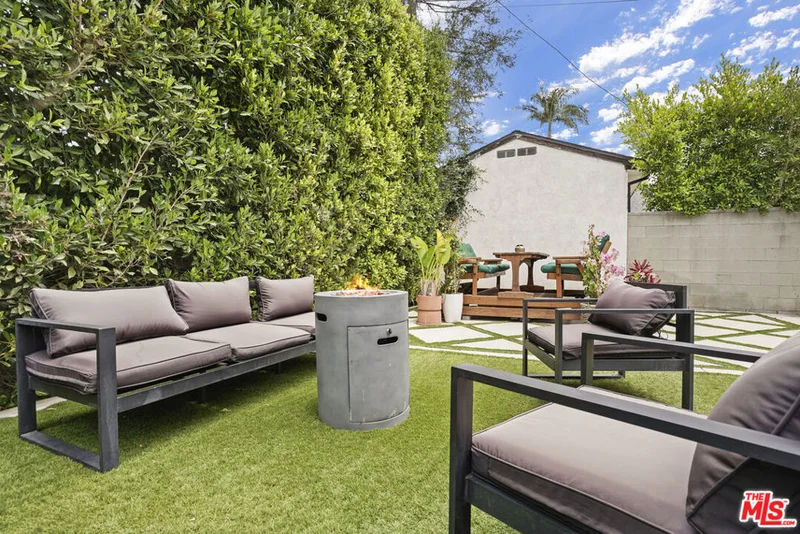 11417 Biona Drive, Los Angeles, CA 90066