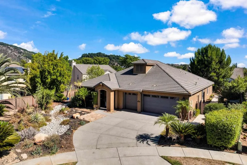 2977 Rangpur Court, Escondido, CA 92027
