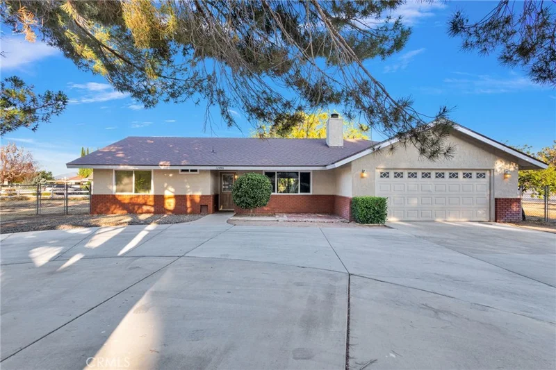 12490 Palomino Lane, Apple Valley, CA 92308