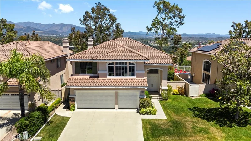 10 Via Berrendo, Rancho Santa Margarita, CA 92688