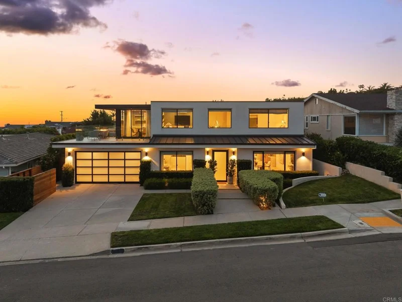 5530 Candlelight Drive, La Jolla, CA 92037