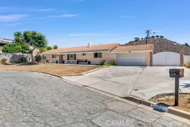 5622 Sharon Way, Jurupa Valley, CA 92509