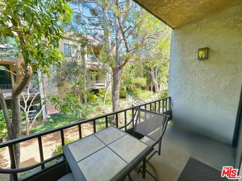 8675 Falmouth Avenue 215, Playa Del Rey, CA 90293