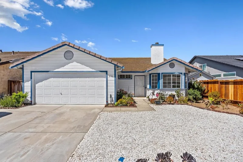 910 Cortina Way, Salinas, CA 93905