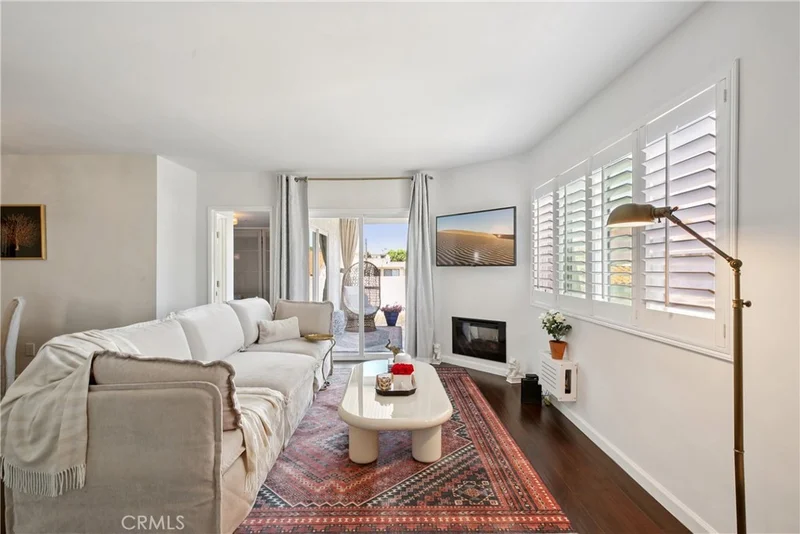 2704 Voorhees Avenue 4, Redondo Beach, CA 90278