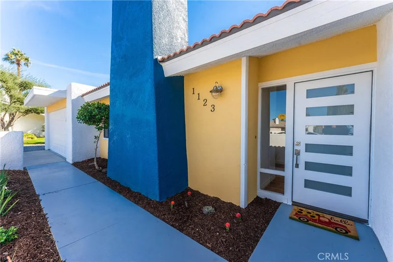 1123 E El Cid photo 2