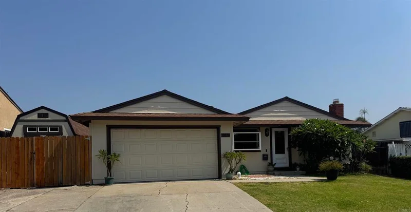 10118 Cedar Springs Dr., Santee, CA 92071