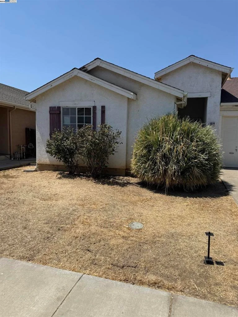 1019 Sparrow Hawk Lane, Patterson, CA 95363