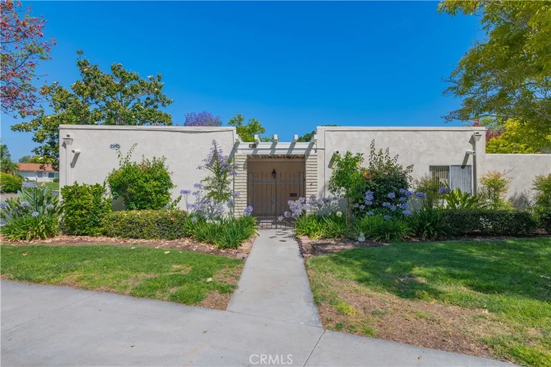 2245 Via Mariposa E D, Laguna Woods, CA 92637