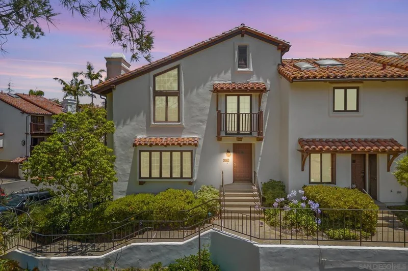8656 Villa La Jolla Dr 1, La Jolla, CA 92037