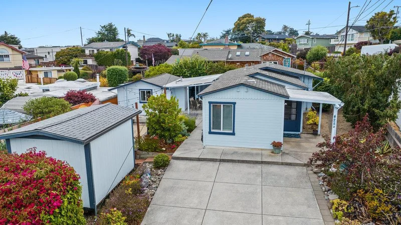 425 Seacliff Drive, Aptos, CA 95003