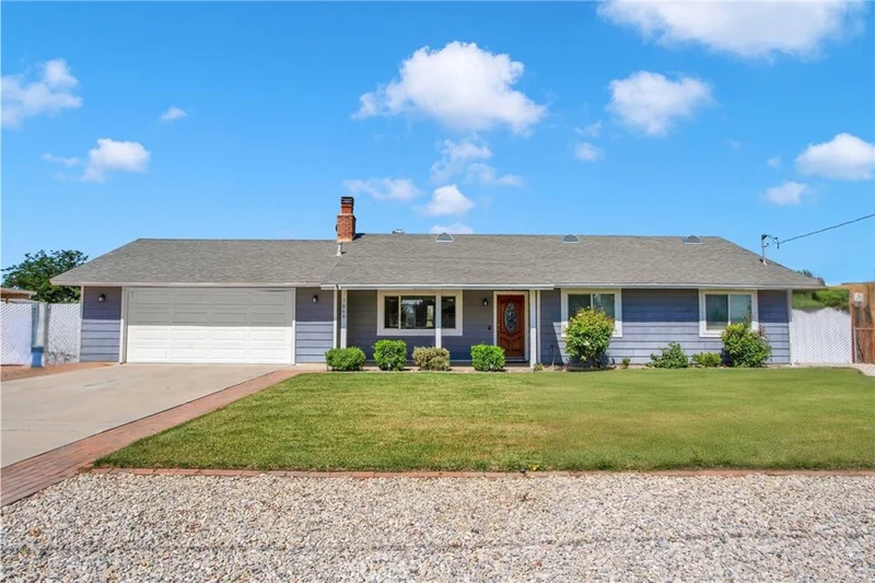 7868 Montrose Avenue, Hesperia, CA 92345