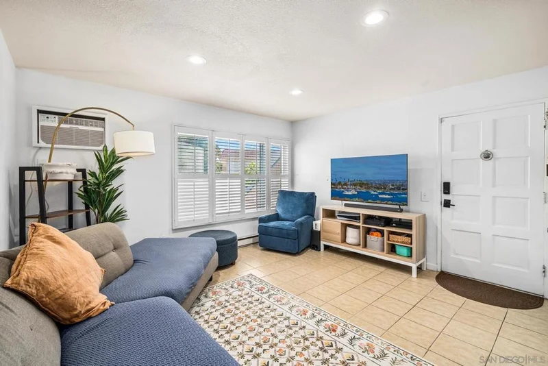 8727 Lake Murray Blvd. 1, San Carlos, CA 92119