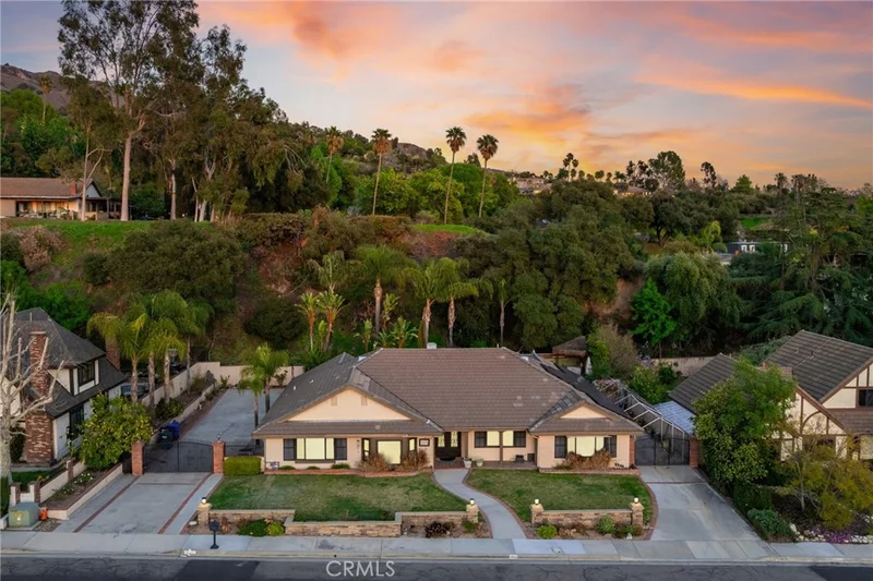 514 N Valley Center Avenue, Glendora, CA 91741