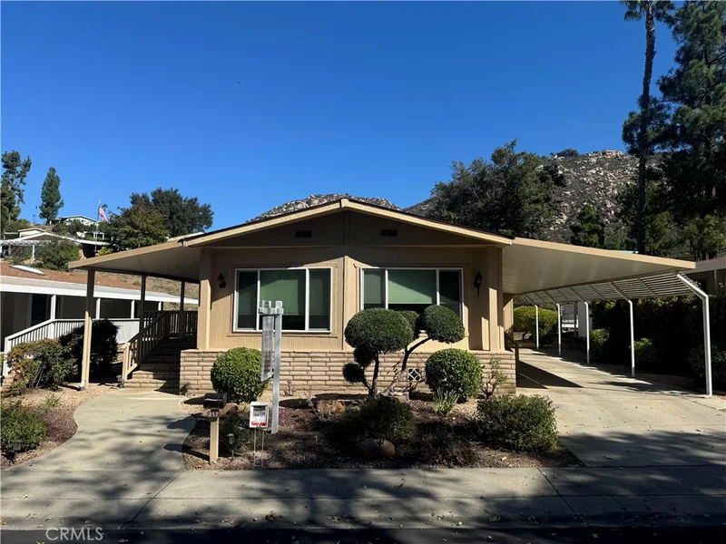 8975 Lawrence Welk 217, Escondido, CA 92026