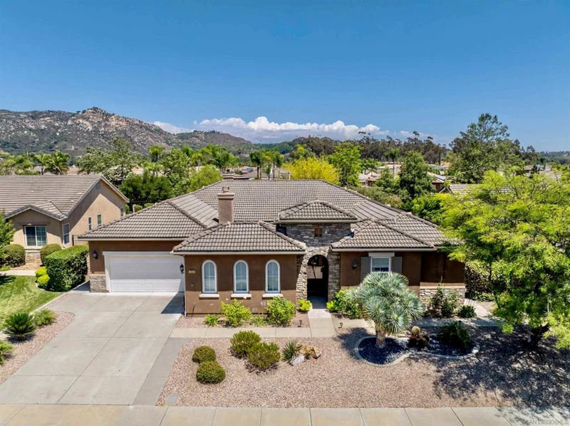 2532 Douglaston Glen, Escondido, CA 92026