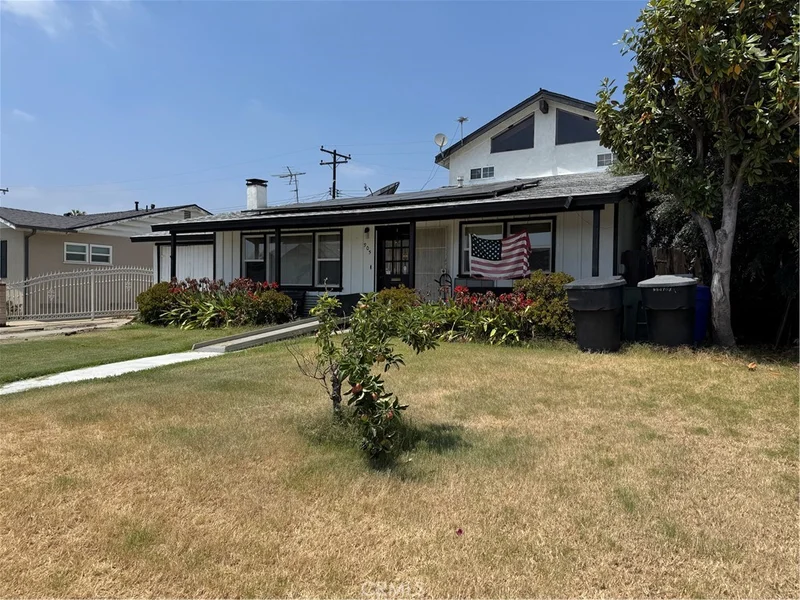 905 Patrick Av, Pomona, CA 91767