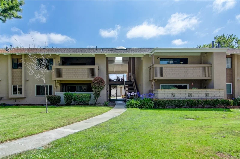 8877 Lauderdale Court 210F, Huntington Beach, CA 92646