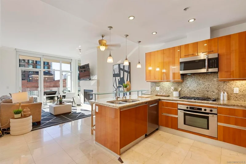 550 Front St 407, San Diego, CA 92101
