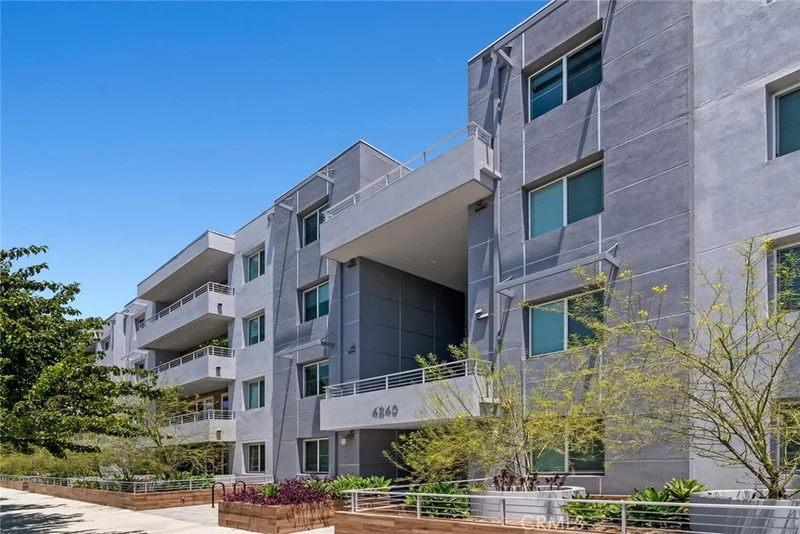 4240 Laurel Canyon Boulevard 307, Studio City, CA 91604