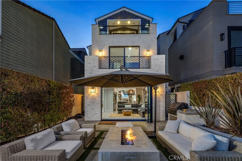 613 13th Street, Huntington Beach, CA 92648